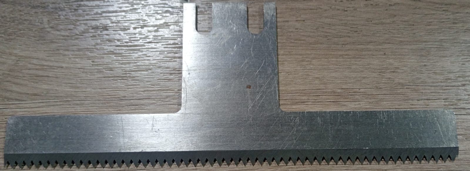 CUCHILLA EN T 165X64X3MM