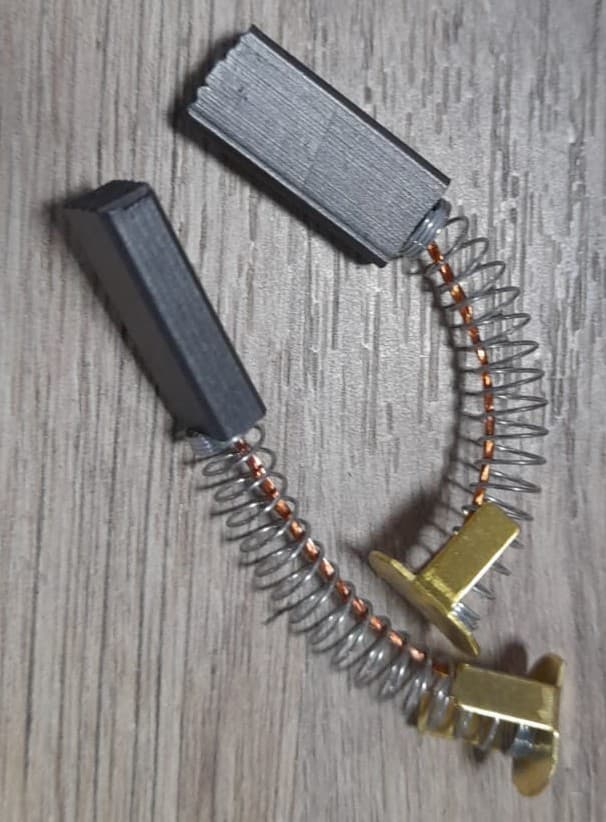 ESCOBILLA ( JUEGOX2) PARA SELLADORA BANDA CONTINUA DE 18X8X4MM