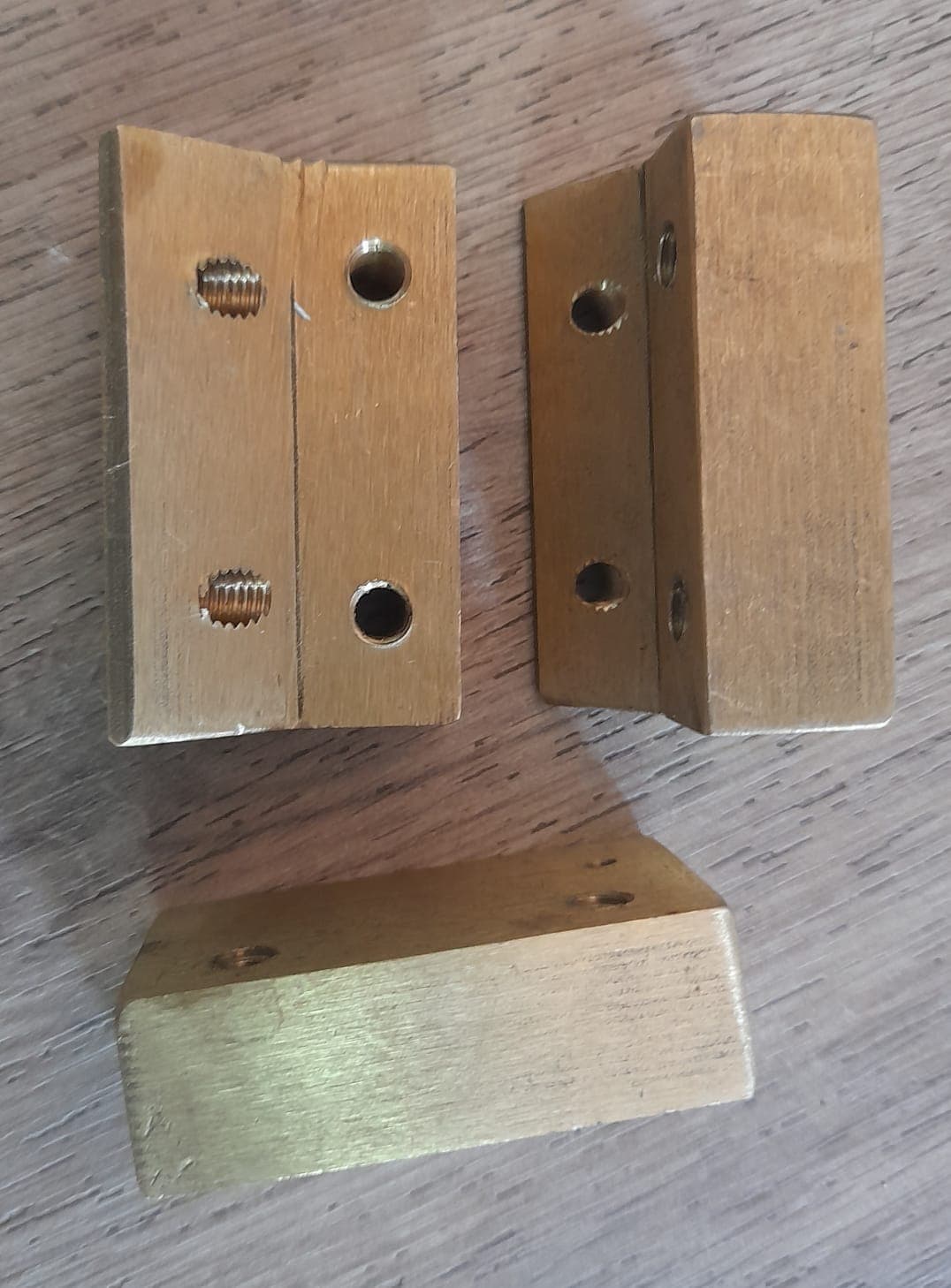 BASE PARA TERMOCUPLA / COLA DE MILANO EN BRONCE