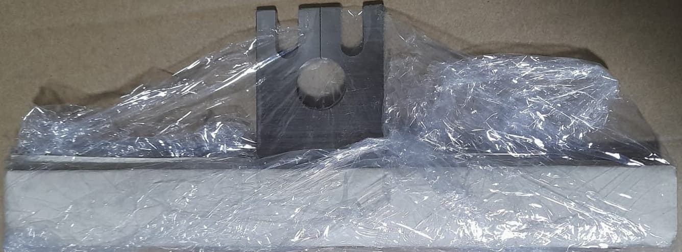 CUCHILLA EN T 205X73 X40X2,5 MM