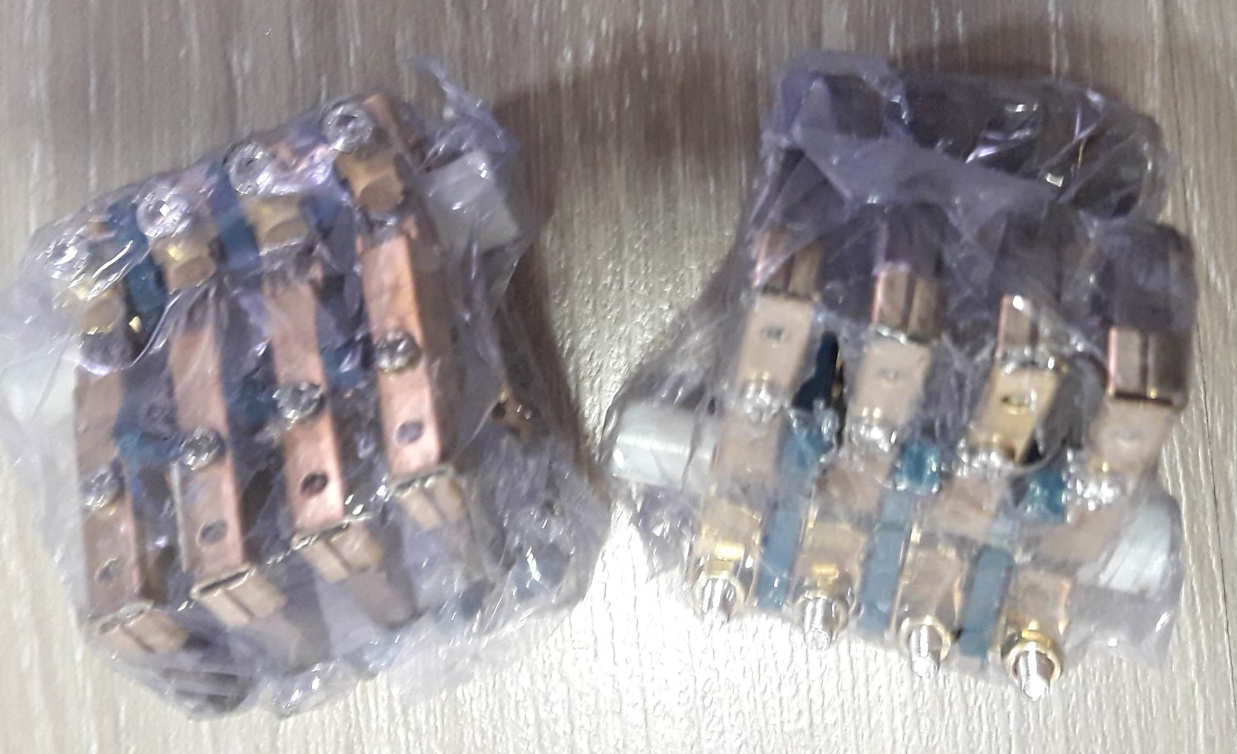 PORTA ESCOBILLA CON ESCOBILLA X4 VIAS