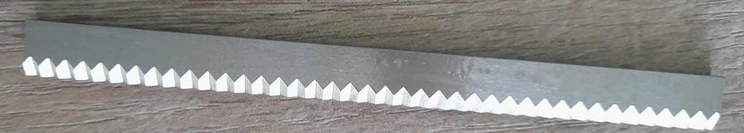 CUCHILLA (ZP100) 120MMX10MMX5MM ZIG-ZAG