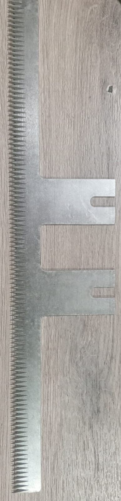 CUCHILLA EN T 325MMX70MMX2MM