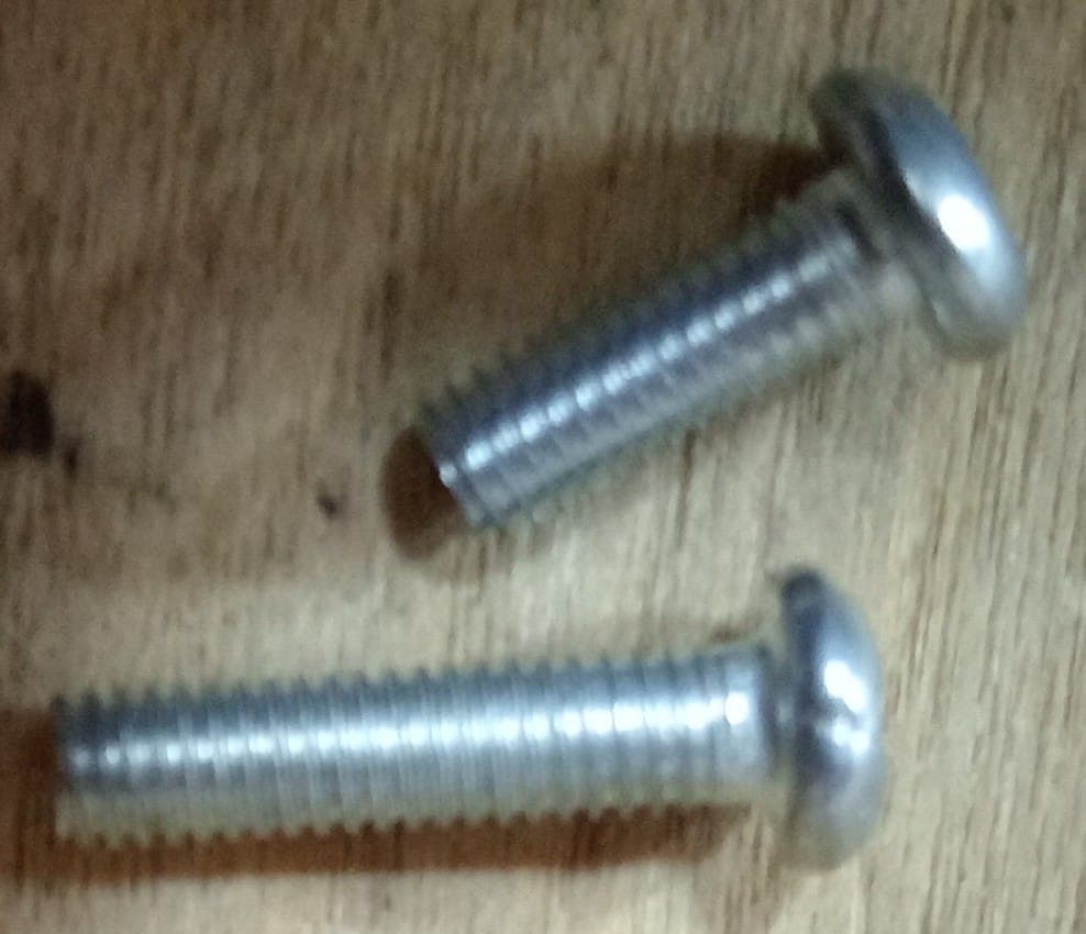 TORNILLO AJUSTE TOPE PORTATIPOS CODIFICADORA DY8
