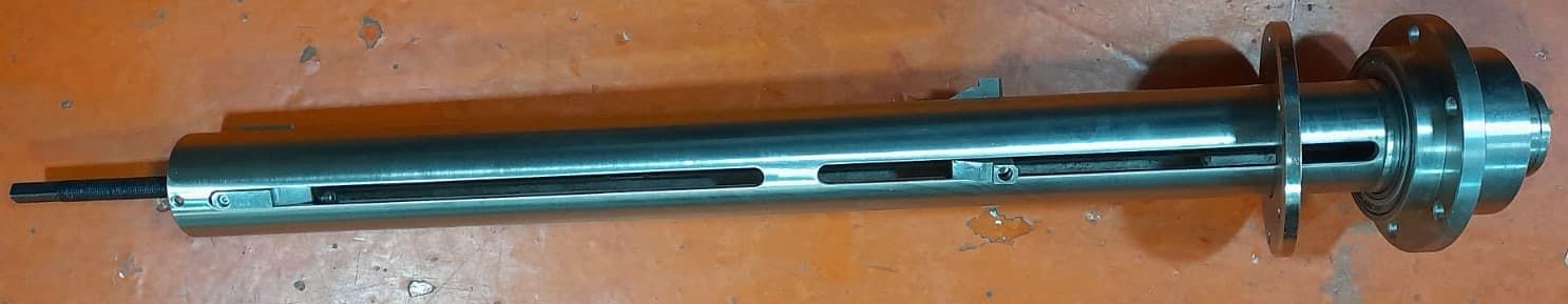EJE PORTABOBINA DE 700 MM