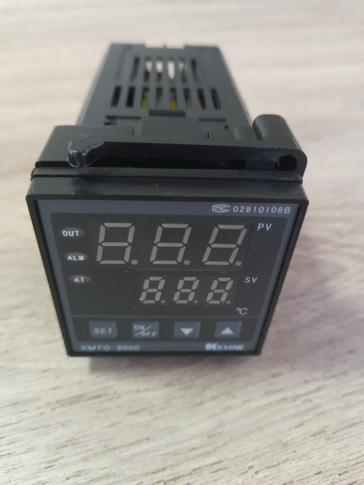 PIRÓMETRO O CONTROLADOR DE TEMPERATURA XMTG 8000 / XMTG B8181AM