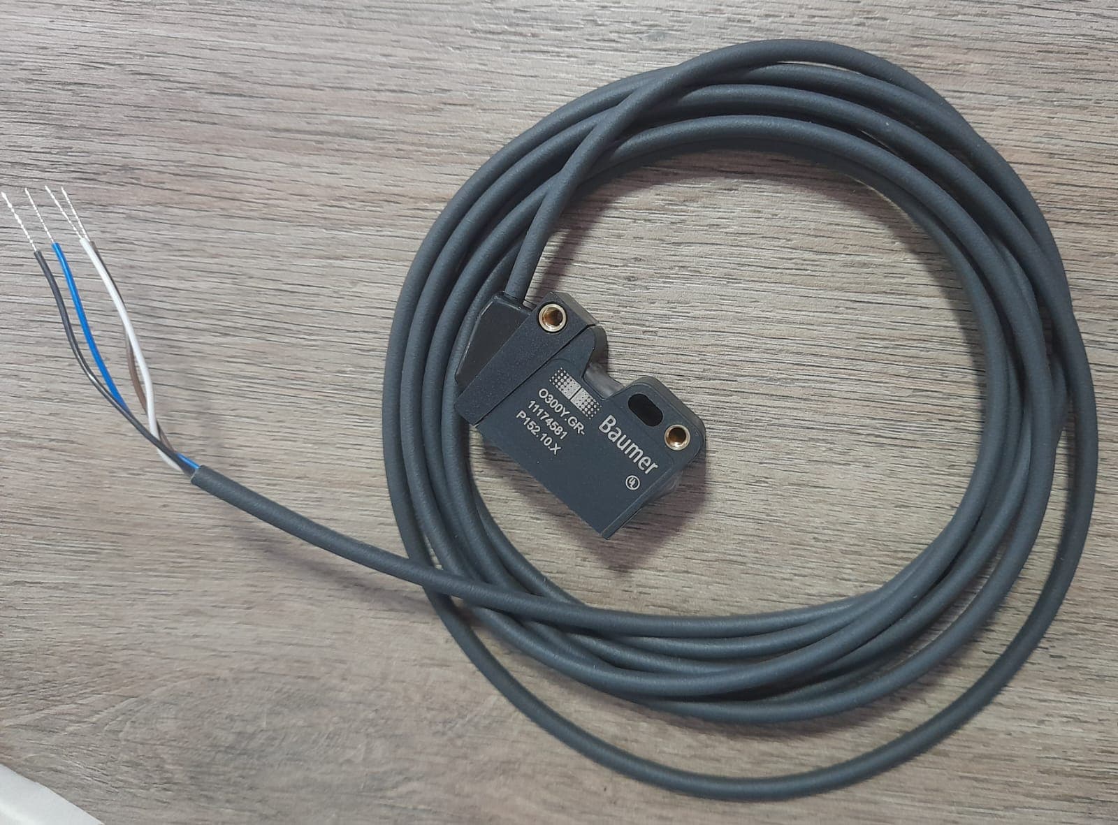 SENSOR DE BARRERA REFLEX ( BAUMER -O300Y.GR)
