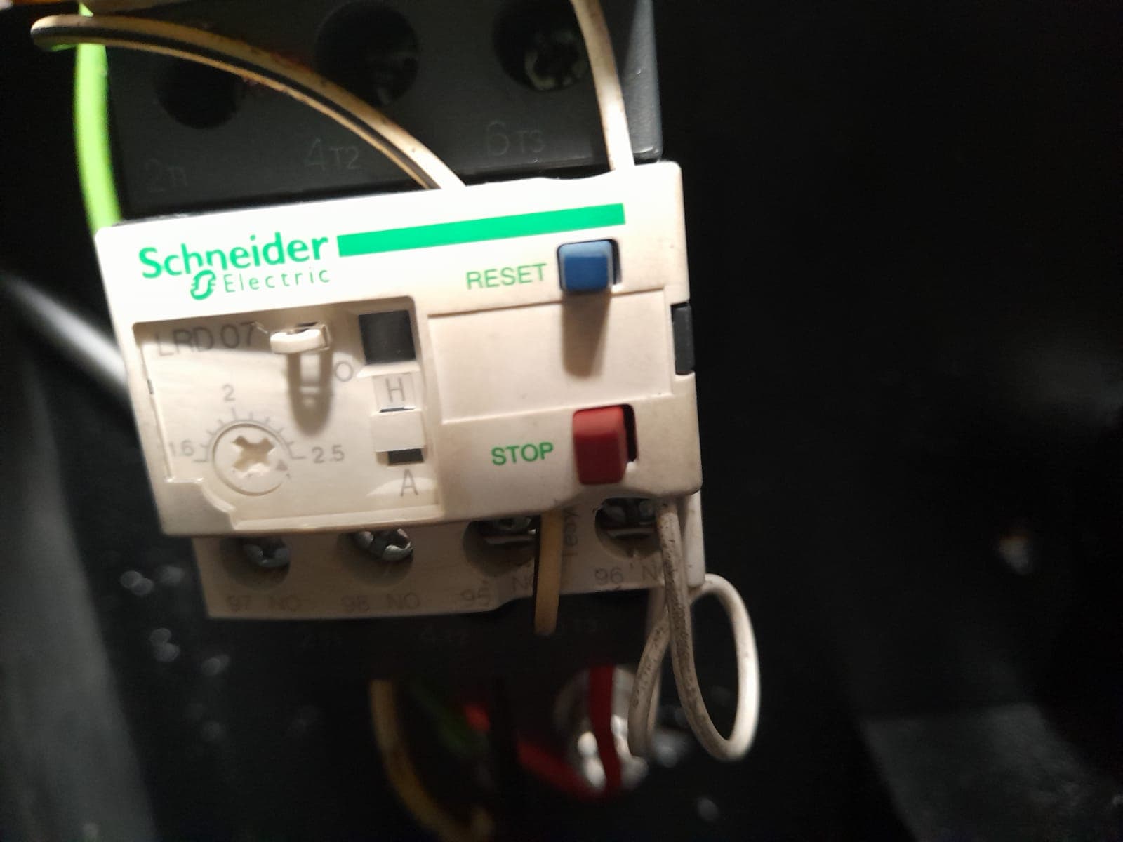 RELÉ TÉRMICO LRD07 MARCA SCHNEIDER