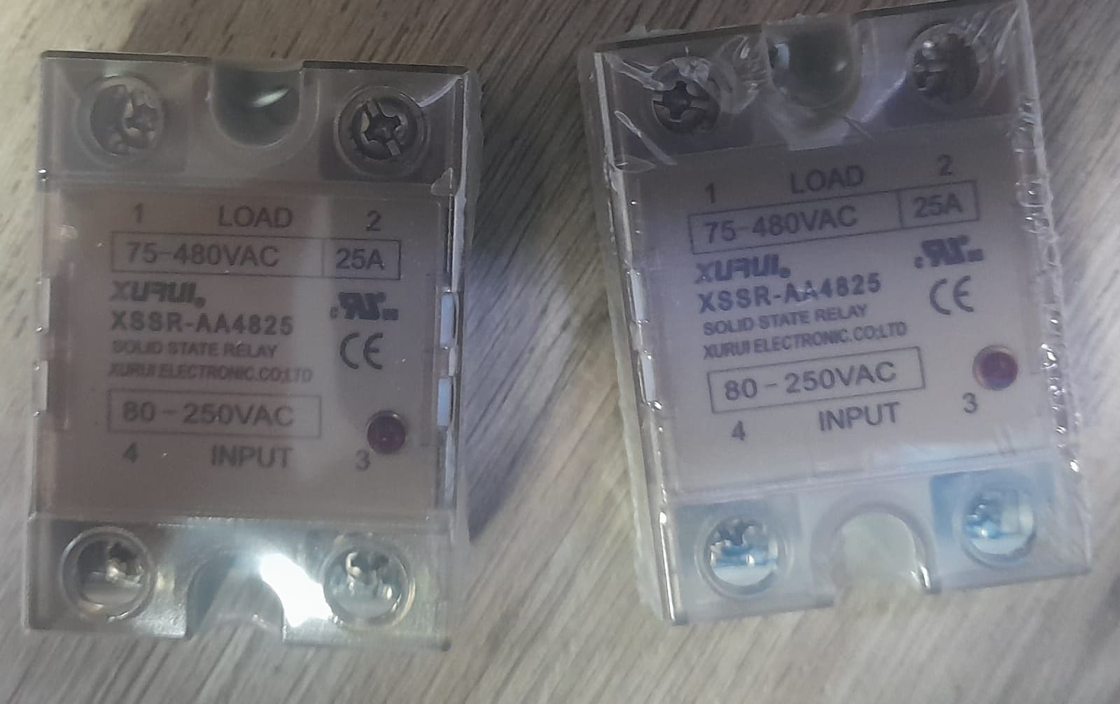 RELEVO ESTADO SOLIDO XSSR-AA4825 - 25 A , IN 80-250 VAC