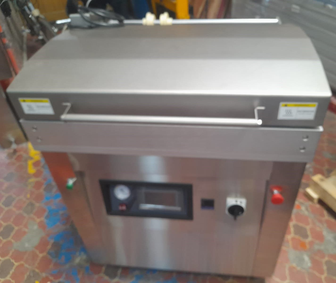 EMPACADORA AL VACIO Y TERMOENCOGIDO CON PELICULA Y BANDEJAS HVC-760FS