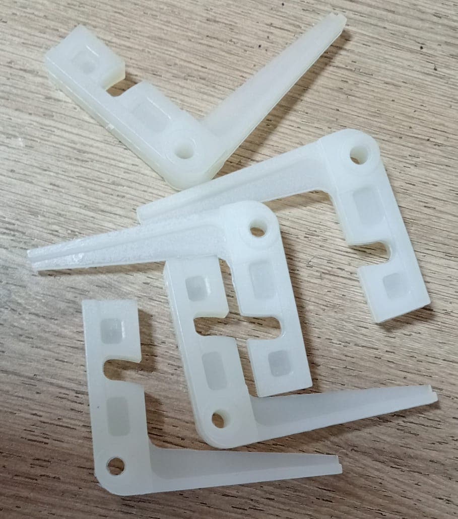 EMPUJADOR O DEDO DE ARRASTRE DE NYLON PARA PF SIN PASADOR Y PIN