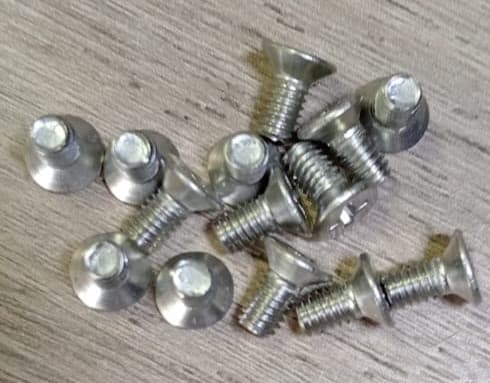 TORNILLO AVELLANADO 8MMX4MM