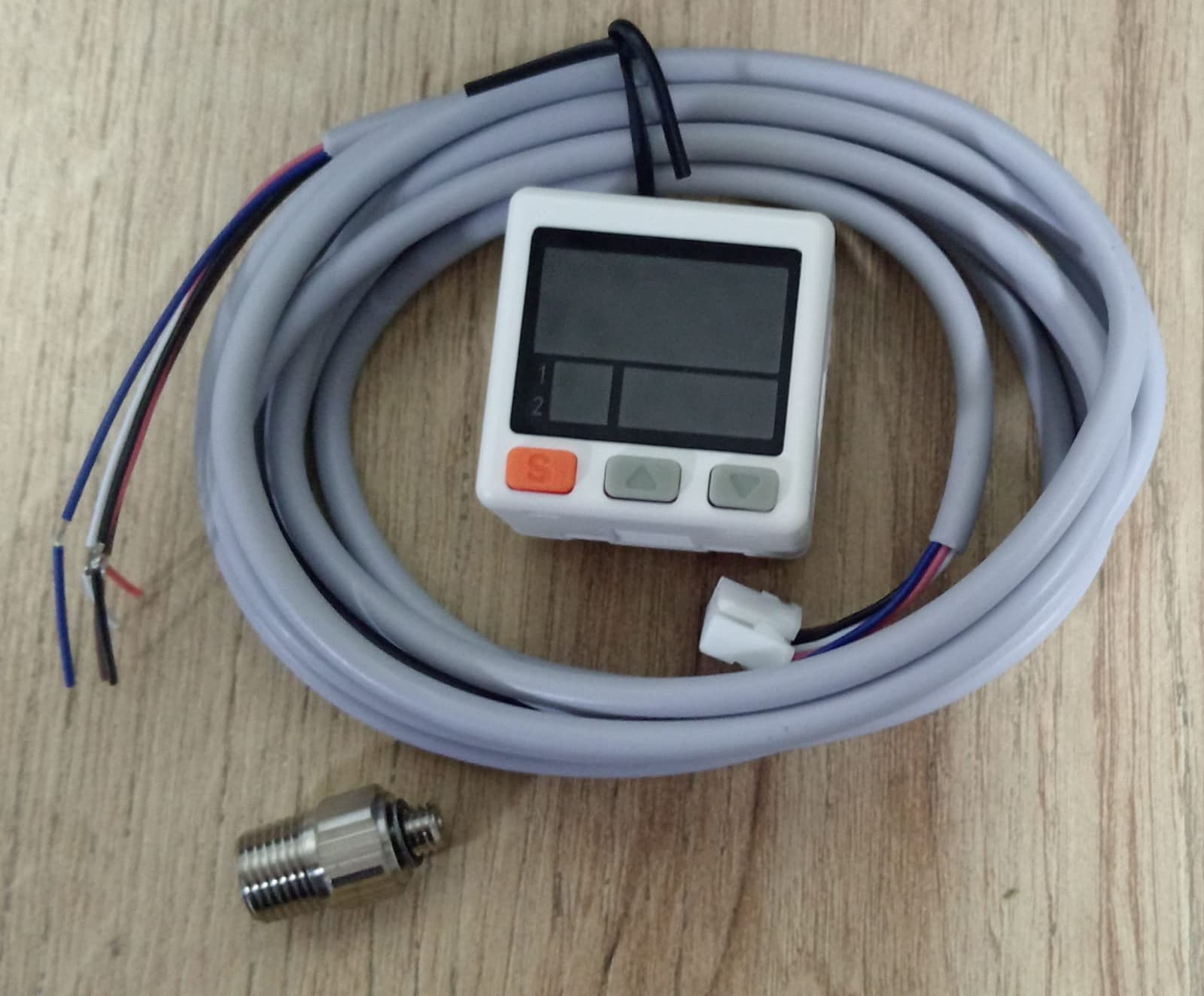 BAROMETRO DIGITAL NPN DE 2 VIAS SERIE UM 30P00 1MT