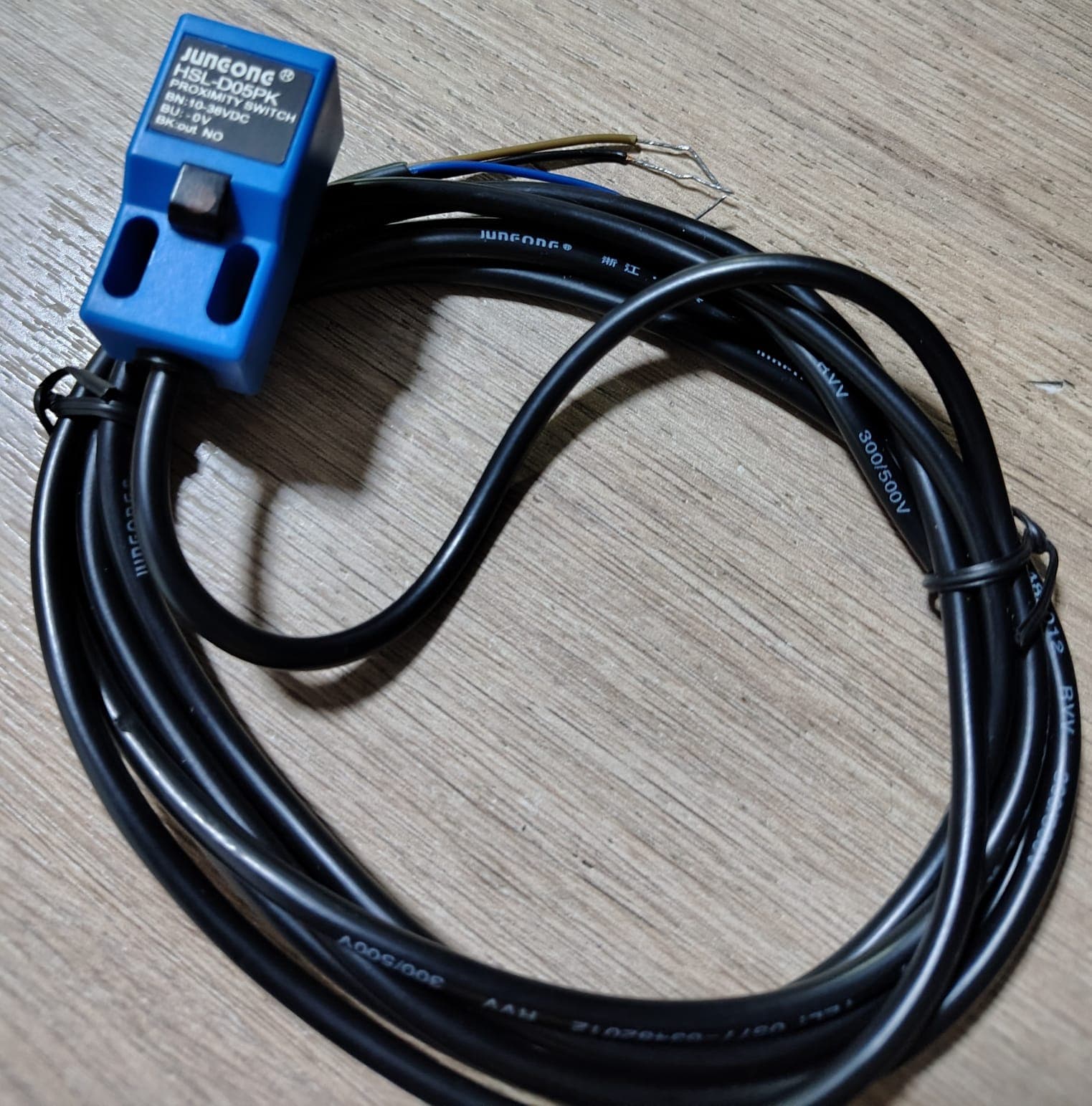 SENSOR DE MOVIMIENTO-PROXIMIDAD HSL-D05PK