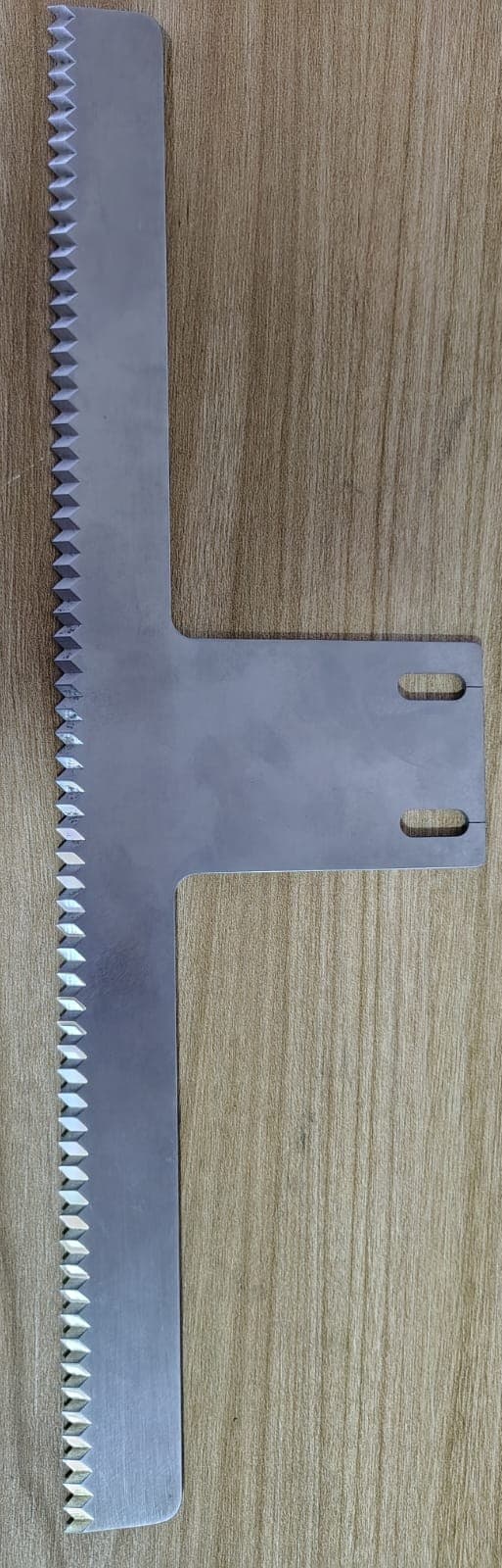CUCHILLA EN T 320X 95 X 50X 2MM