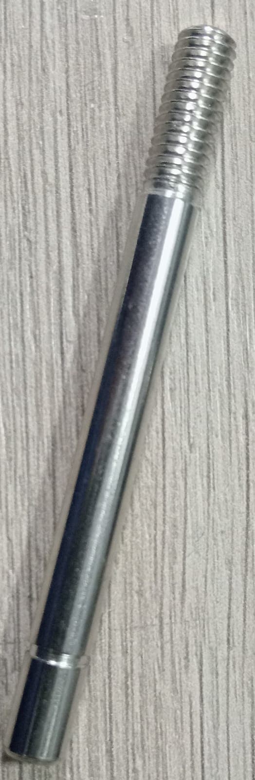 TORNILLO PARA BRAZO TENSOR DE CINTA CON PARTE METALICA