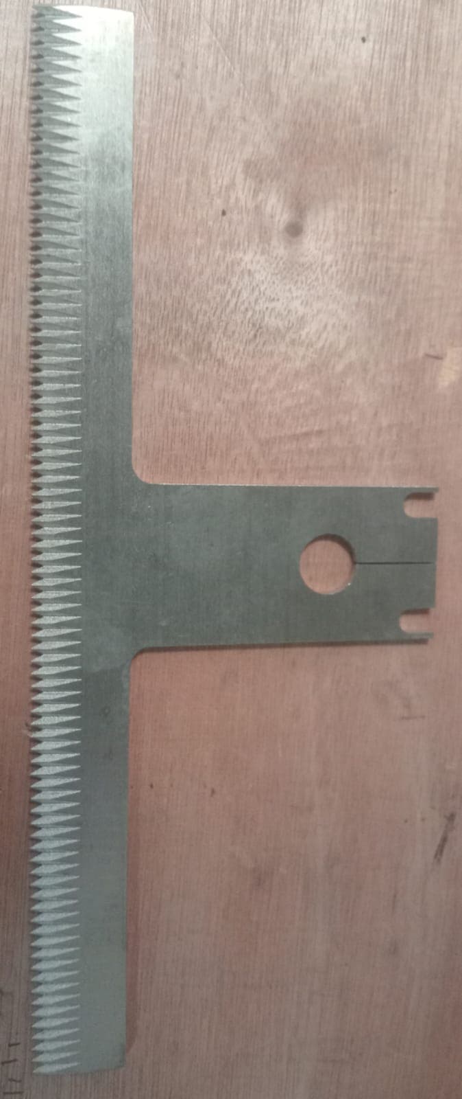 CUCHILLA EN T 250MMX105MMX3