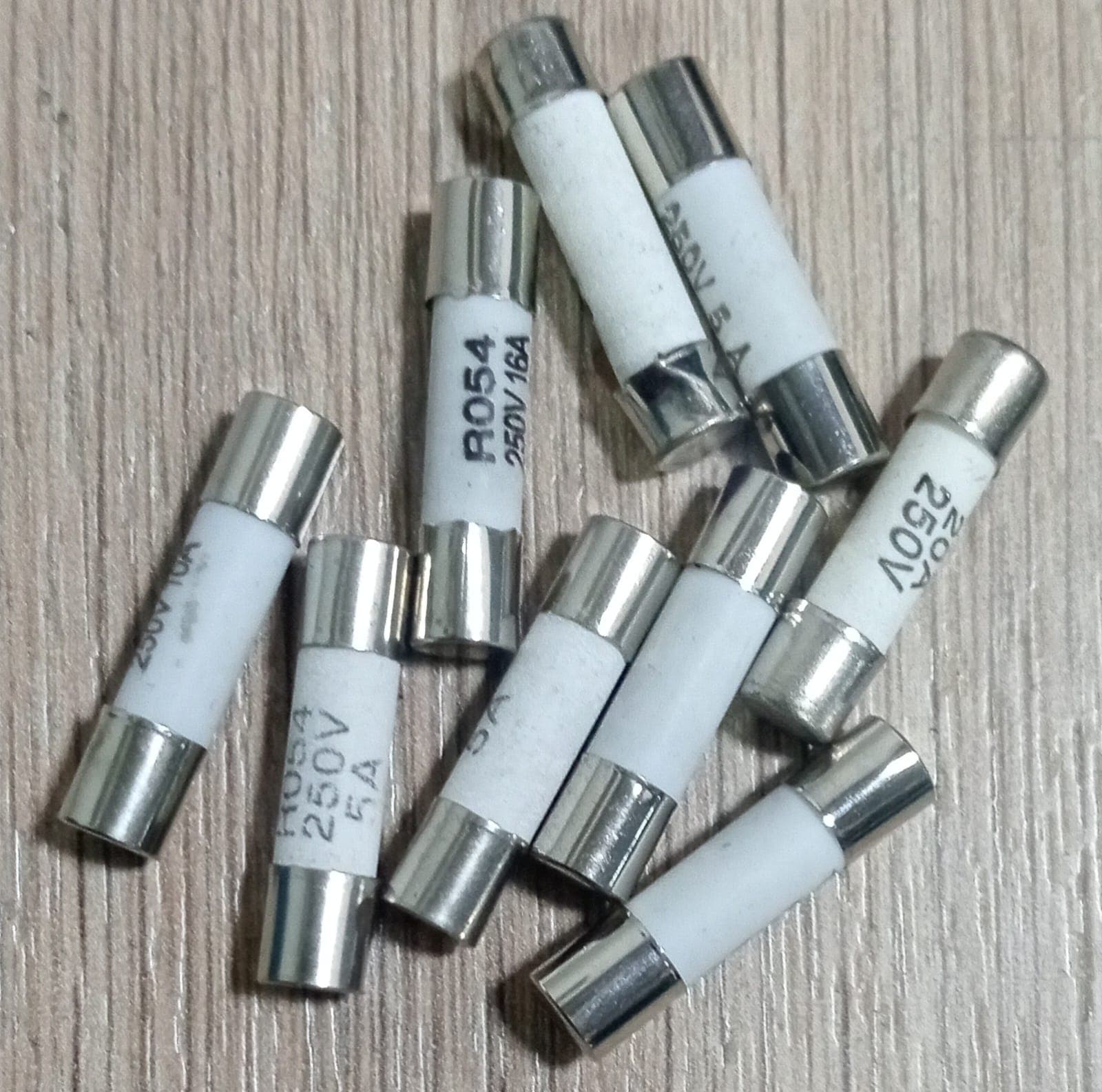 FUSIBLE CERÁMICO PEQUEÑO (UNIDAD)