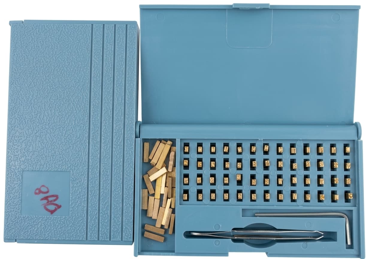 CAJA DE TIPOS 3MM X 56 UNIDADES (T-2*3*15)