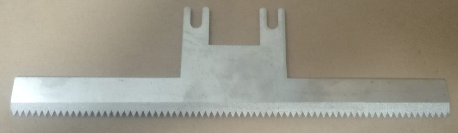 CUCHILLA EN T 215MMX60MMX2MM